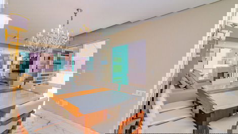 ¡Apartamento de lujo a tan solo 250 metros del mar!