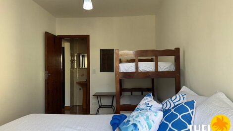 Cozy and economical 1 bedroom apartment with linens, very close to the beach...