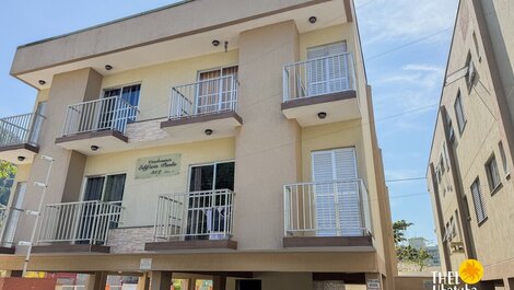Cozy and economical 1 bedroom apartment with linens, very close to the beach...