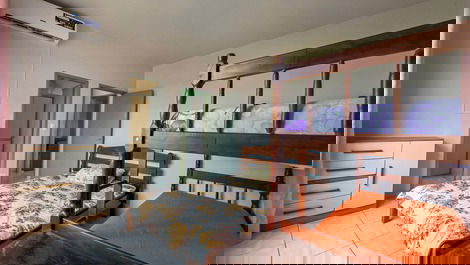 Apto Enseada e Prainha - 9 pessoas - 1 suíte + 2 dorm.