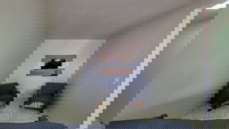 Apto Enseada e Prainha - 9 pessoas - 1 suíte + 2 dorm.