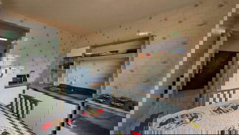 Apto Enseada e Prainha - 9 pessoas - 1 suíte + 2 dorm.