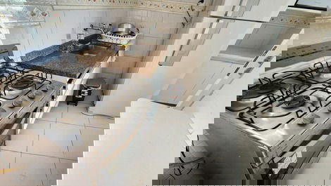 Beachfront apartment with 3 bedrooms (1 suite), 1 parking space, opposite the restaurant.