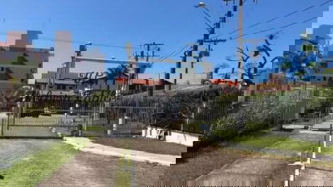 🏖️ CASA ESPAÇOSA - Seu refúgio a 50m da praia dos Ingleses!