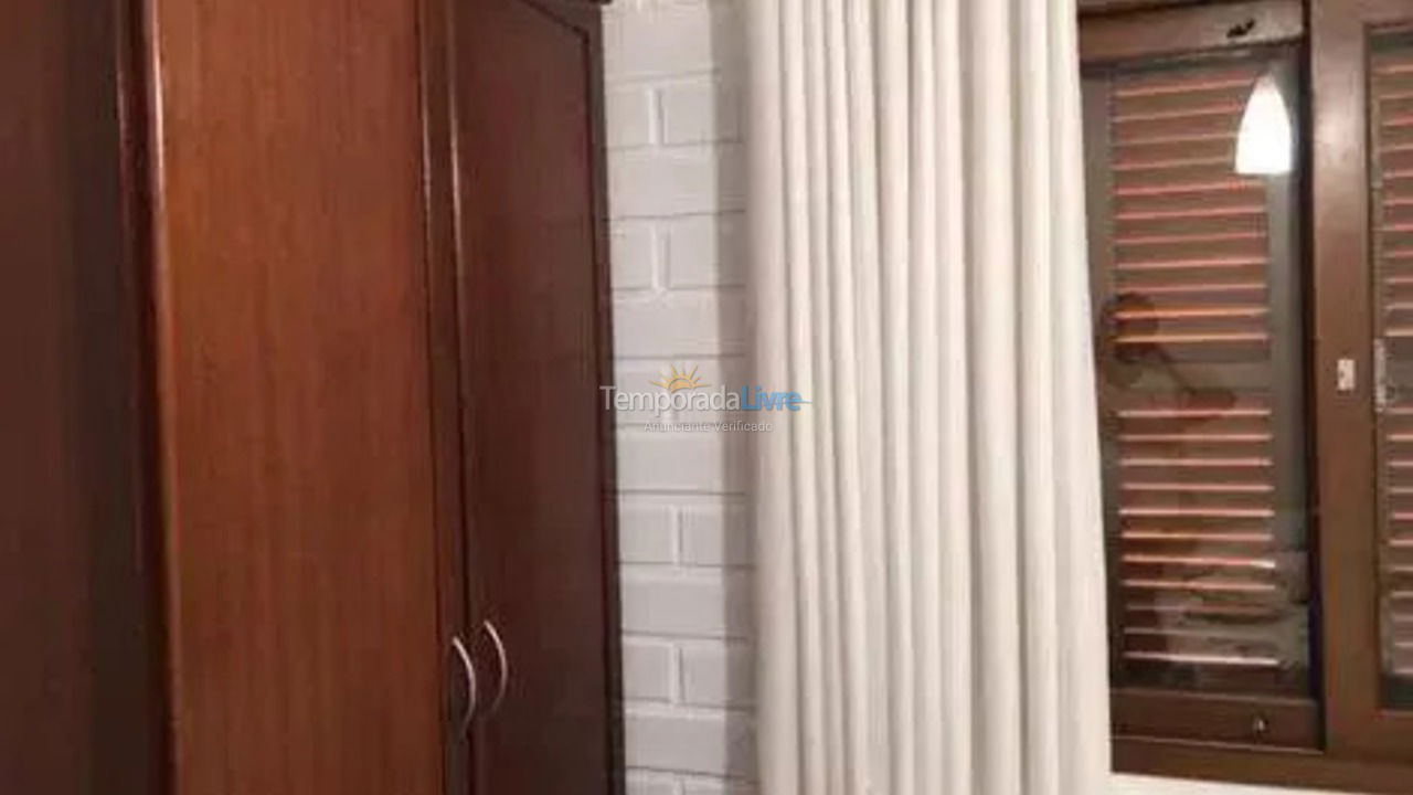 Casa para aluguel de temporada em Florianopolis (Praia dos Ingleses)