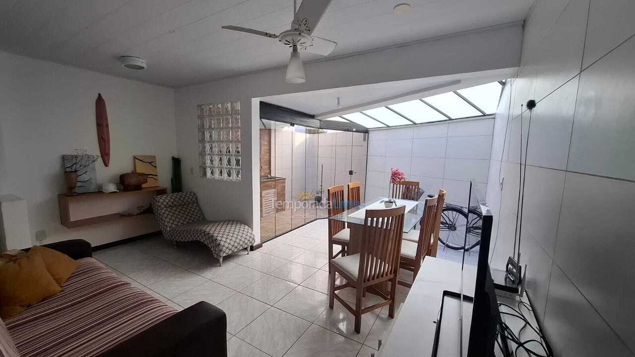 Casa para aluguel de temporada em Florianopolis (Praia dos Ingleses)