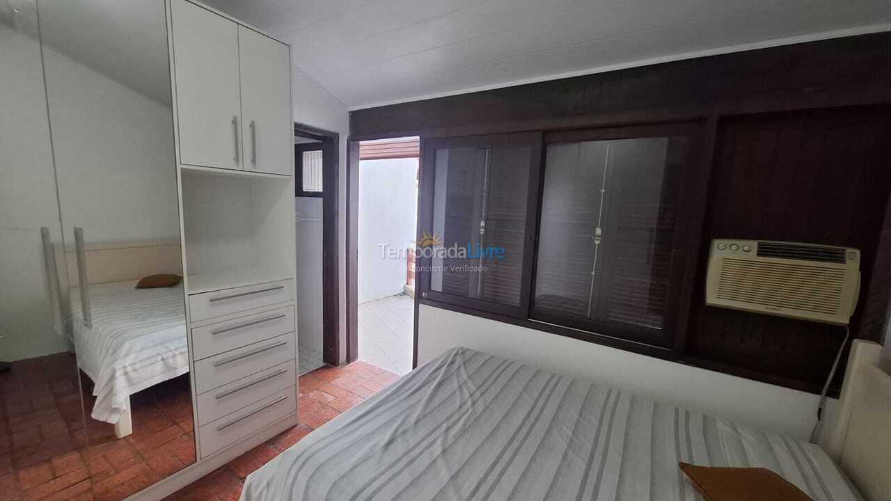 Casa para aluguel de temporada em Florianopolis (Praia dos Ingleses)