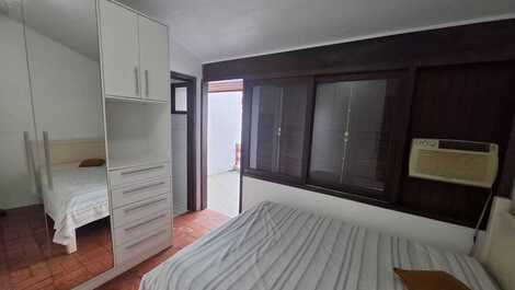 🌅 SOBRADO A 100m DA PRAIA – Conforto e praticidade nos Ingleses!