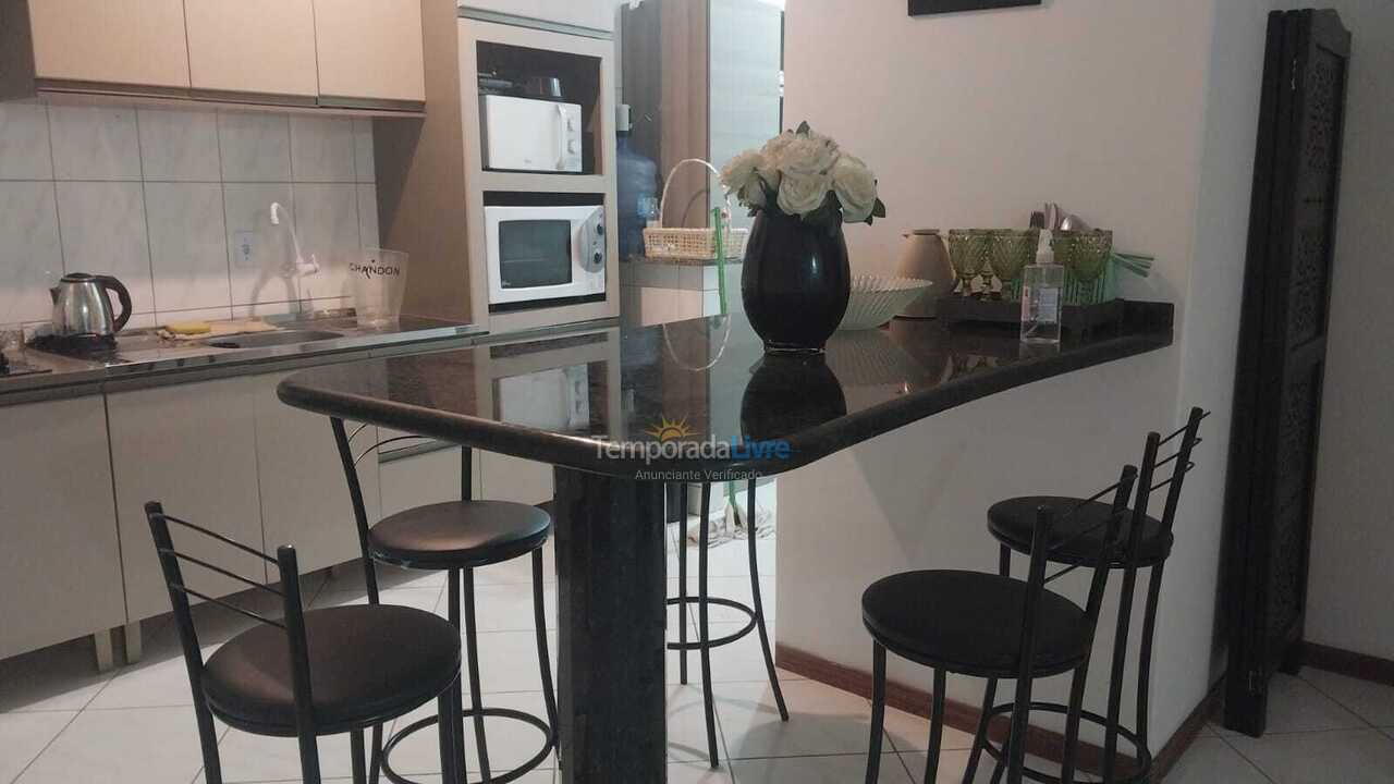 Apartamento para aluguel de temporada em Itapema (Meia Praia)