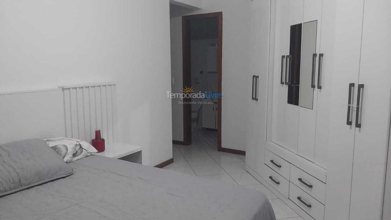 Apartamento para aluguel de temporada em Itapema (Meia Praia)