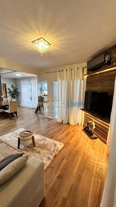 Apartment for vacation rental in Itapema (Meia Praia)