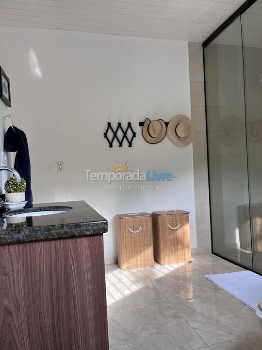 Casa para aluguel de temporada em Caraguatatuba (Martim de Sá)