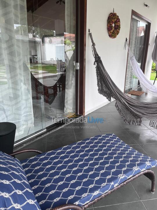 Casa para aluguel de temporada em Caraguatatuba (Martim de Sá)