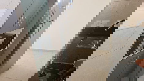 Cozinha com geladeira