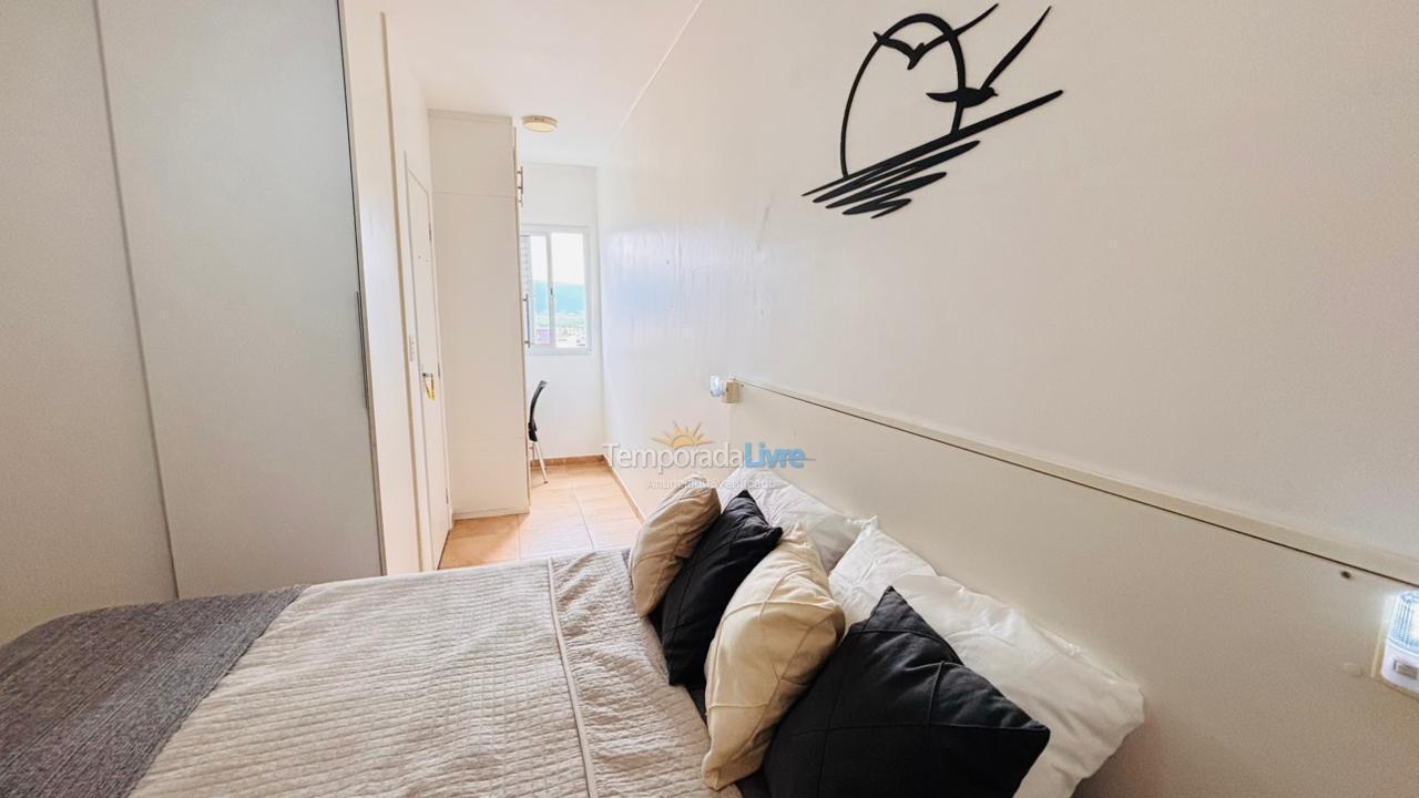Apartamento para aluguel de temporada em Praia Grande (Vila Tupi)