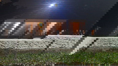 Beautiful 4 bedroom beachfront house in Praia dos Ingleses Florianópolis