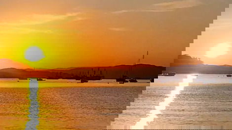 Alugo casa em hotel pe na areia