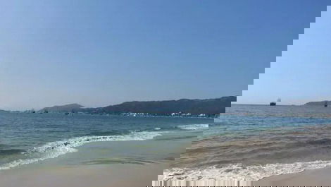 Alugo casa em hotel pe na areia