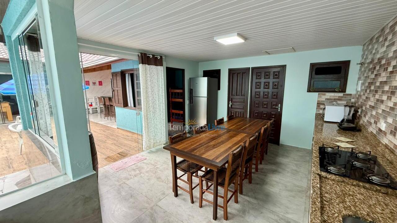 Casa para alquiler de vacaciones em Matinhos (Caiobá)