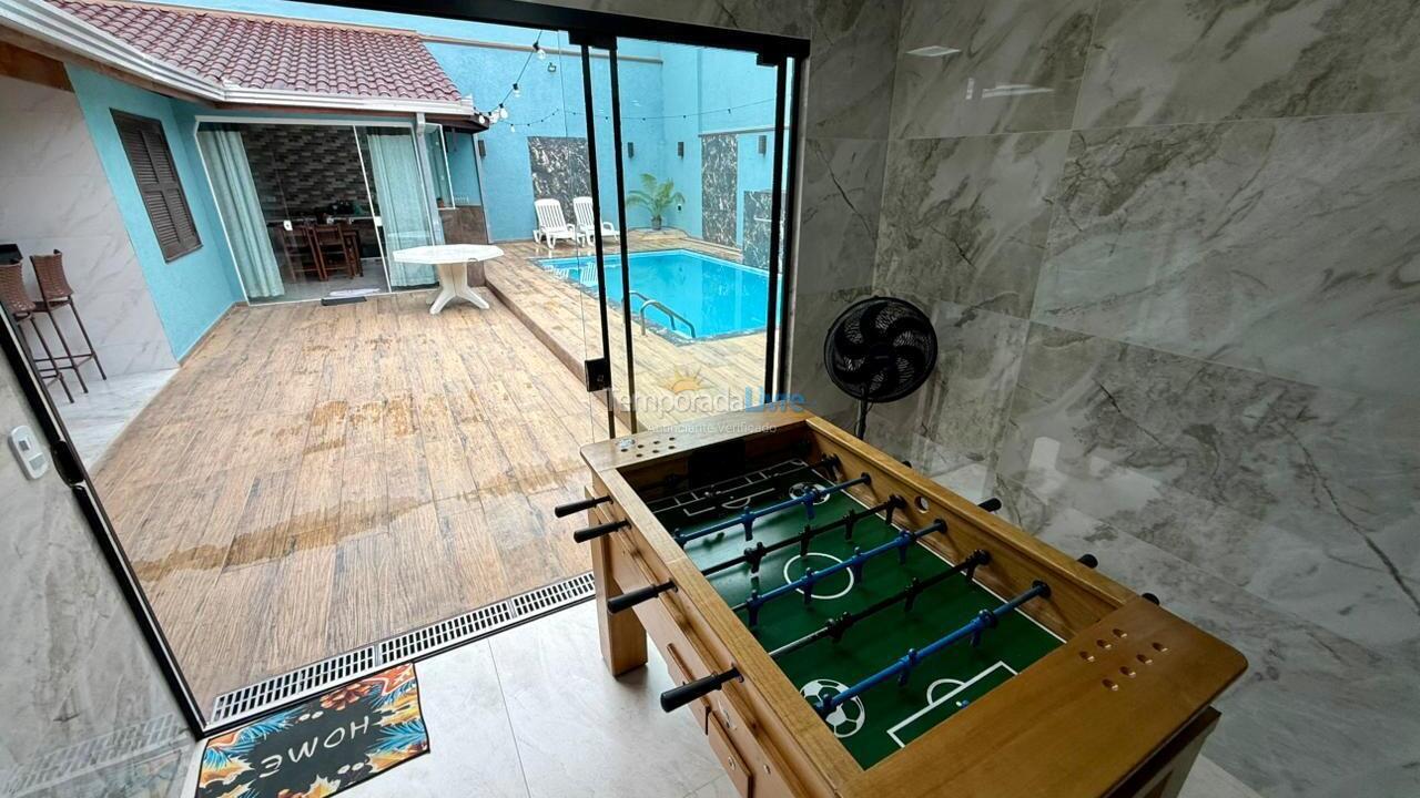 Casa para alquiler de vacaciones em Matinhos (Caiobá)