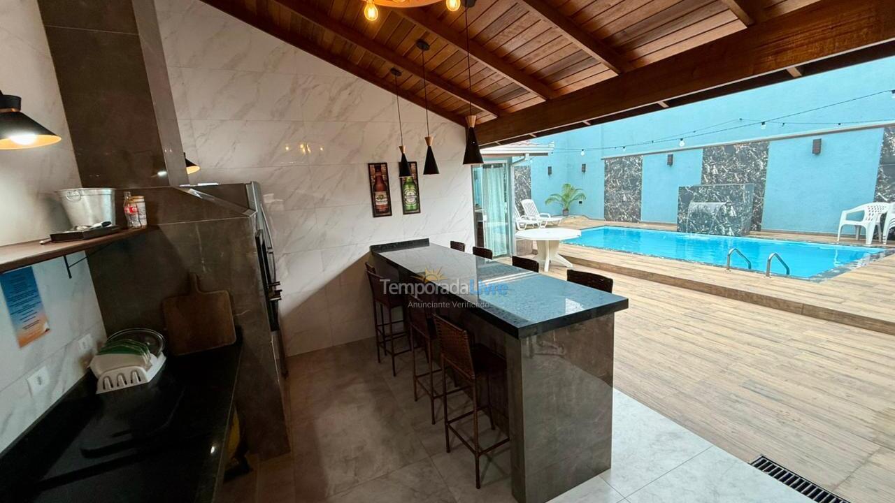 Casa para alquiler de vacaciones em Matinhos (Caiobá)