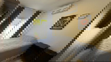 Beautiful garden 80 meters from Canto Grande beach, Mar de Fora.