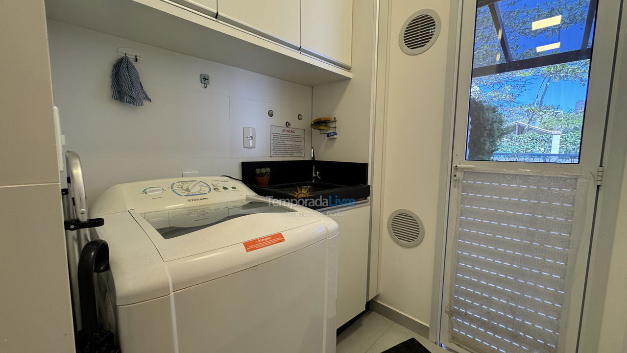 Apartment for vacation rental in Bombinhas (Canto Grande)