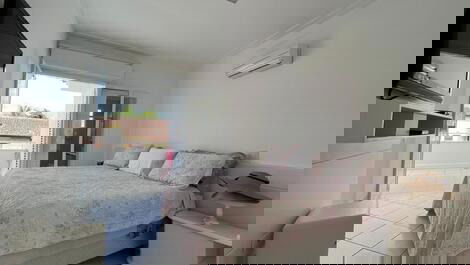 Disponible en Praia da Baleia. Duerme 16.