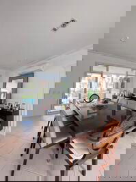 Disponible en Praia da Baleia. Duerme 16.