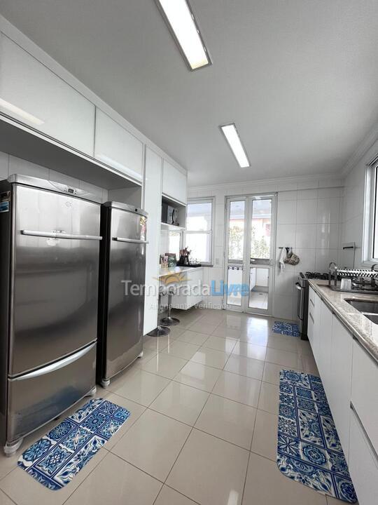 Casa para alquiler de vacaciones em São Sebastião (Praia da Baleia)