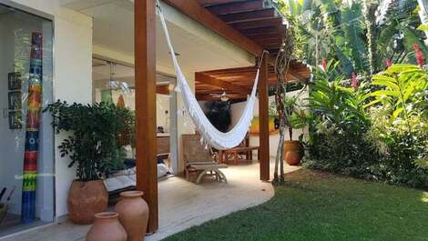 4 suites, piscina privada, 3 plazas de aparcamiento, Barra do Sahy. Alquiler anual, Nochevieja.