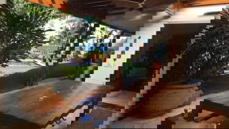 4 suites, piscina privada, 3 plazas de aparcamiento, Barra do Sahy. Alquiler anual, Nochevieja.