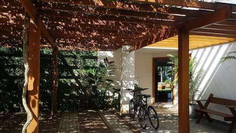 4 suites, piscina privada, 3 plazas de aparcamiento, Barra do Sahy. Alquiler anual, Nochevieja.