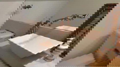 4 suites, piscina privada, 3 plazas de aparcamiento, Barra do Sahy. Alquiler anual, Nochevieja.