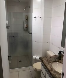 Banheiro da suite - blindex e aquecimento