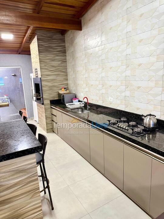 Casa para aluguel de temporada em Matinhos (Caiobá)