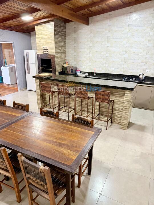 Casa para aluguel de temporada em Matinhos (Caiobá)