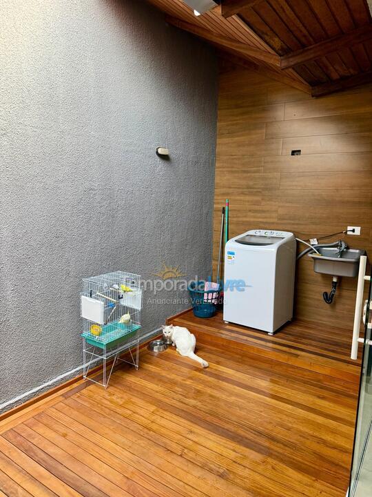 Casa para aluguel de temporada em Matinhos (Caiobá)