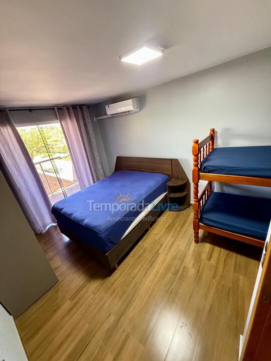 Casa para aluguel de temporada em Matinhos (Caiobá)