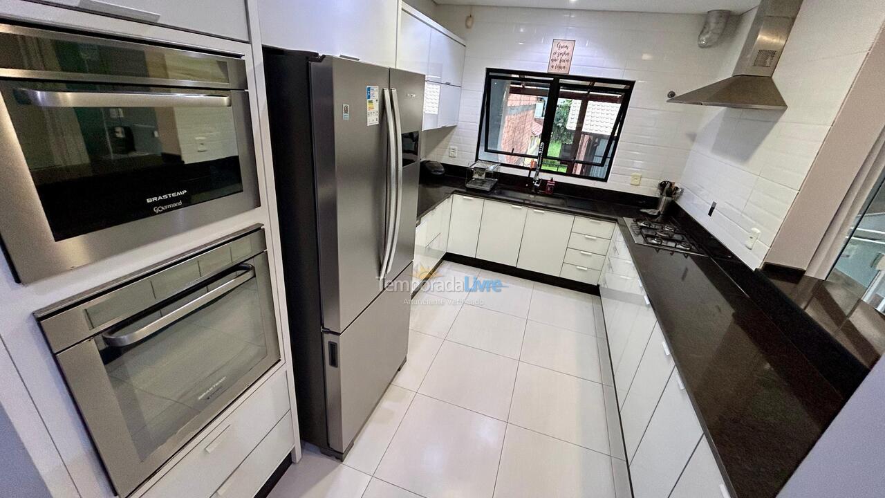 House for vacation rental in São Francisco do Sul (Prainha)