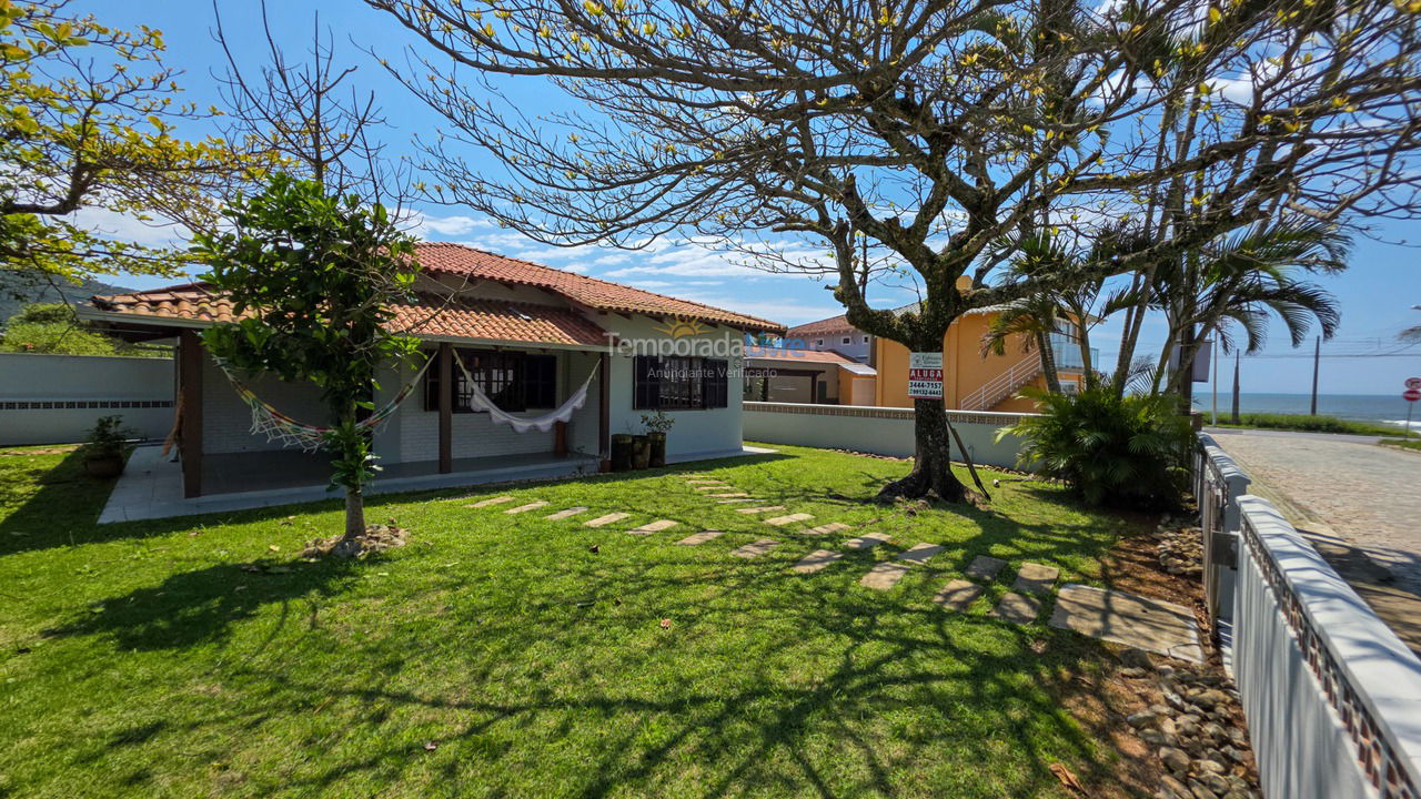 House for vacation rental in São Francisco do Sul (Itaguaçu)