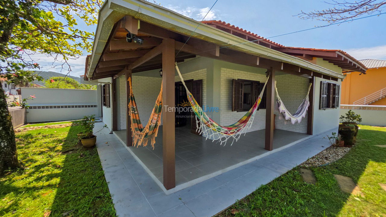 House for vacation rental in São Francisco do Sul (Itaguaçu)