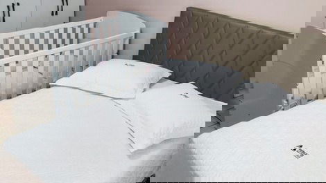 Apartment with sea view in the center of Meia Praia, very comfortable.