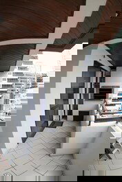 Apartment with sea view in the center of Meia Praia, very comfortable.