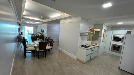 🌅 Penthouse with pool and sea view in Bombas