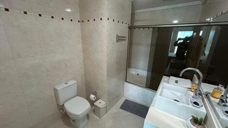 🌅 Penthouse with pool and sea view in Bombas