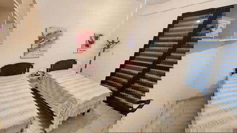 Cozy 2-bedroom apartment on Enseada beach, very close to the sea.