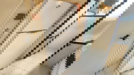 Cozy 2-bedroom apartment on Enseada beach, very close to the sea.