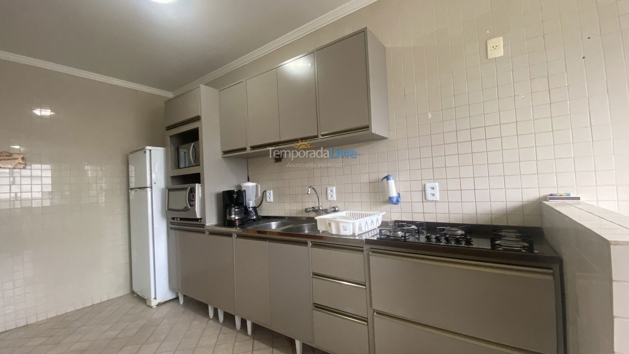 Apartamento para aluguel de temporada em Bombinhas (Canto Grande)