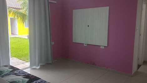 Casa con piscina en Itapoá, capacidad para 8 personas, a 500 m del mar.